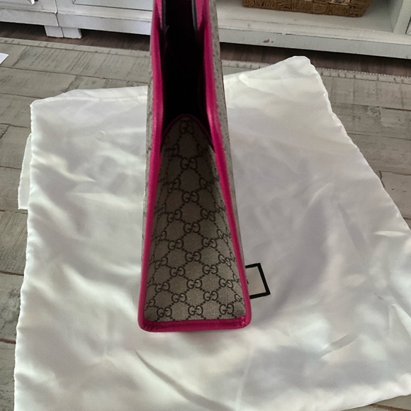 GUCCI GG Supreme Monogram
Punk Print Tote Handbag Hot Pink w Dust Bag - Picture 6 of 15